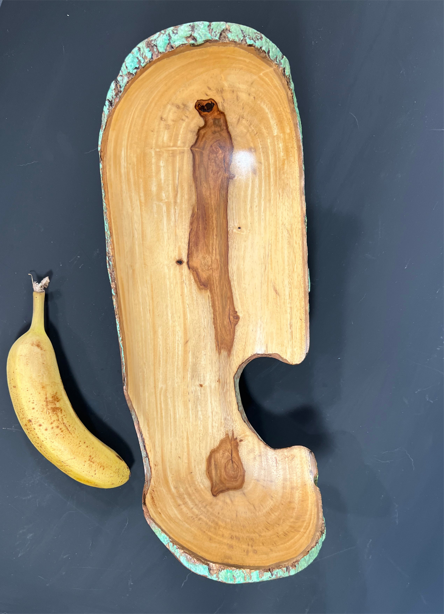 Lil belly carved dish