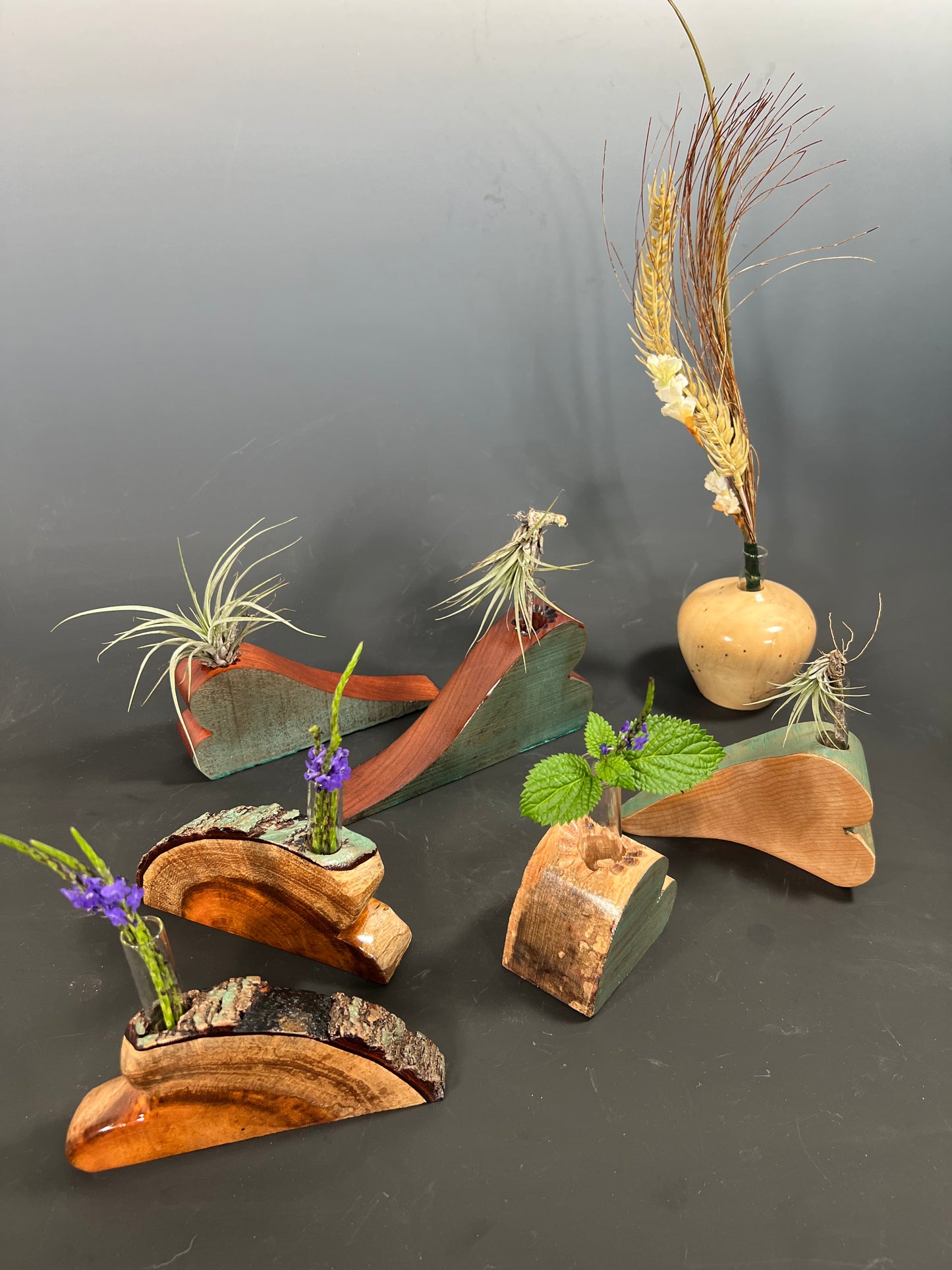 ‘Rescued hearts’ live vases